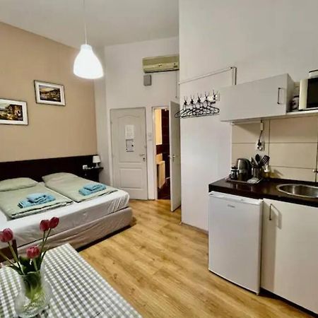 A13 Parliament Sunflower Cozy Apartment Budapeste Exterior foto