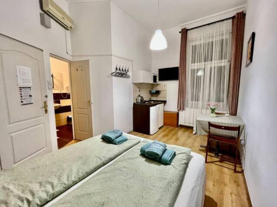 A13 Parliament Sunflower Cozy Apartment Budapeste Exterior foto