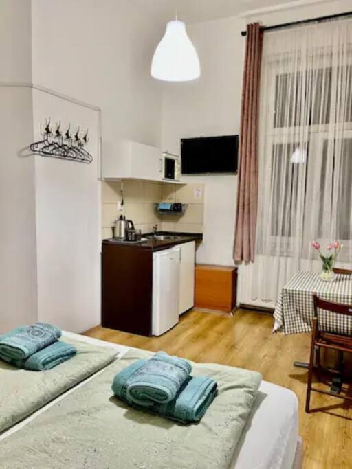 A13 Parliament Sunflower Cozy Apartment Budapeste Exterior foto